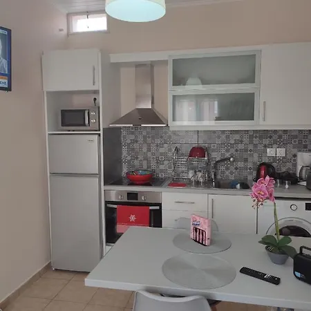 Xenia House Apartment *