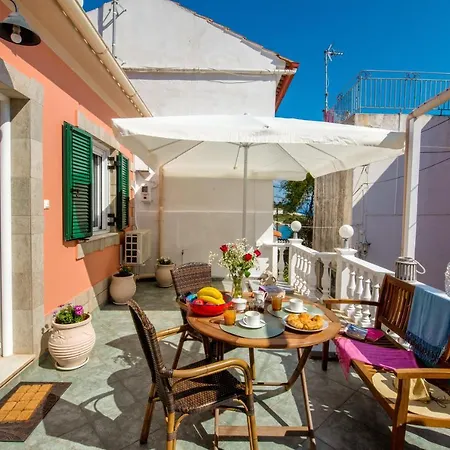 Xenia House Apartment *